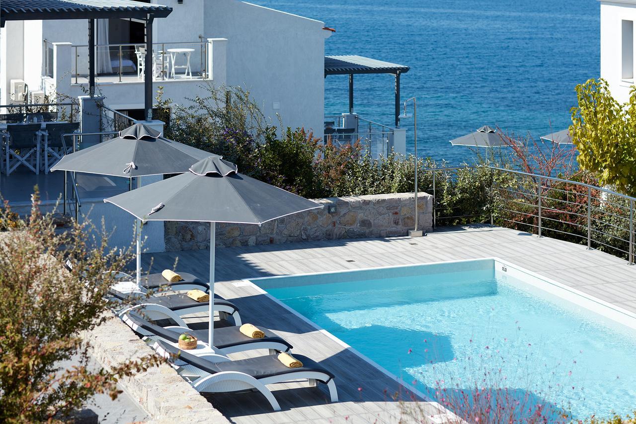 Eleia Seafront Rooms & Villas Petra  Exterior photo